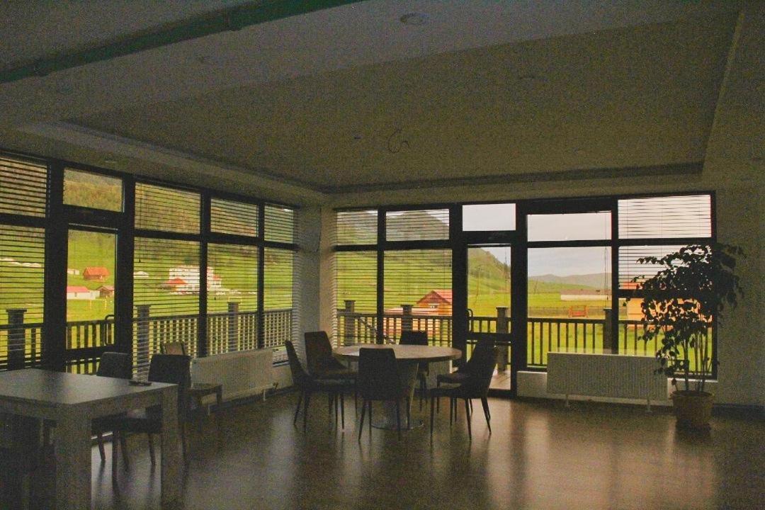 Takhi Resort Terelj Yoliin Hural Exterior foto